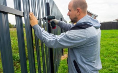Fence Repair Services in Olathe – When and Why You Should Fix Your Fence Now